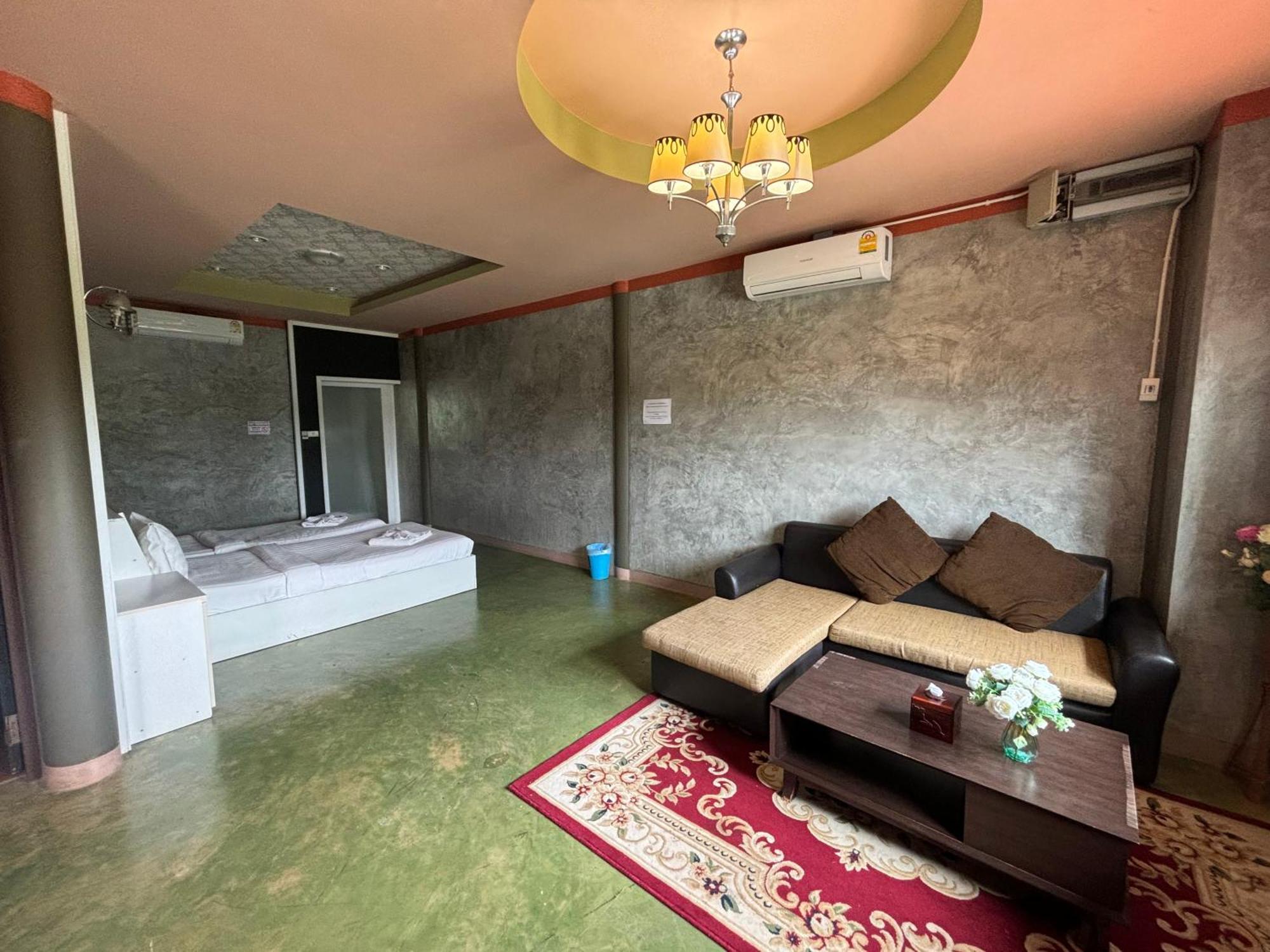 Revolution Kanchanaburi Adventure Hq Ban Chuk Kum Ngoại thất bức ảnh