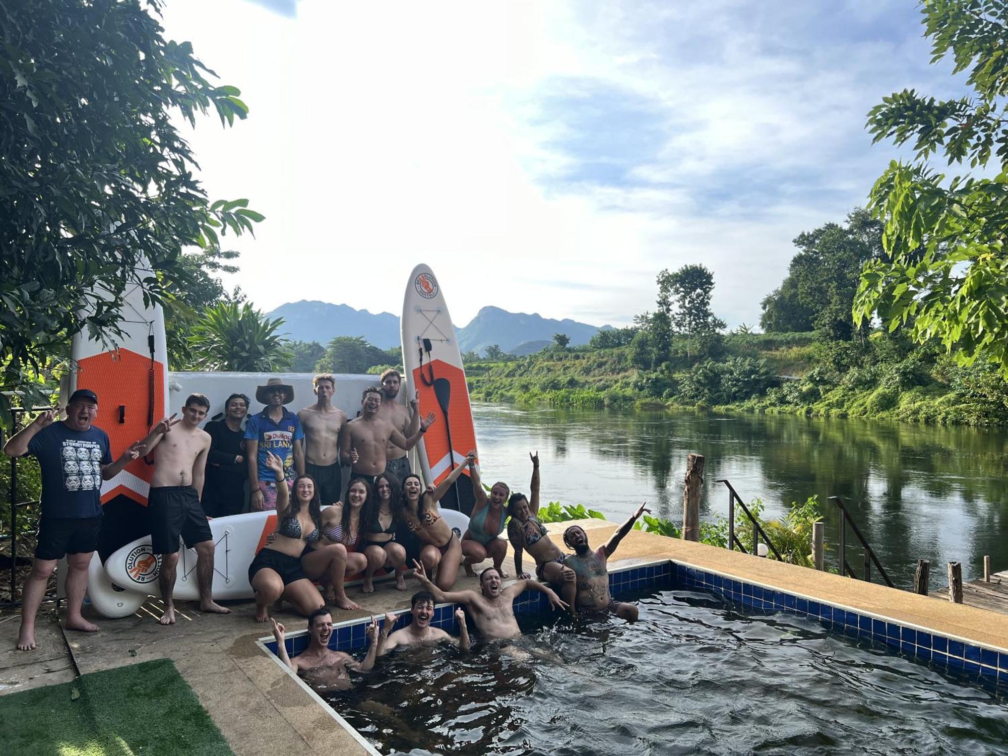 Revolution Kanchanaburi Adventure Hq Ban Chuk Kum Ngoại thất bức ảnh